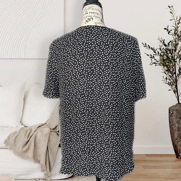 Ladies Black and White Polkadot blouse, Size Small, Crisscrossed detail on front - Picture 3 of 7